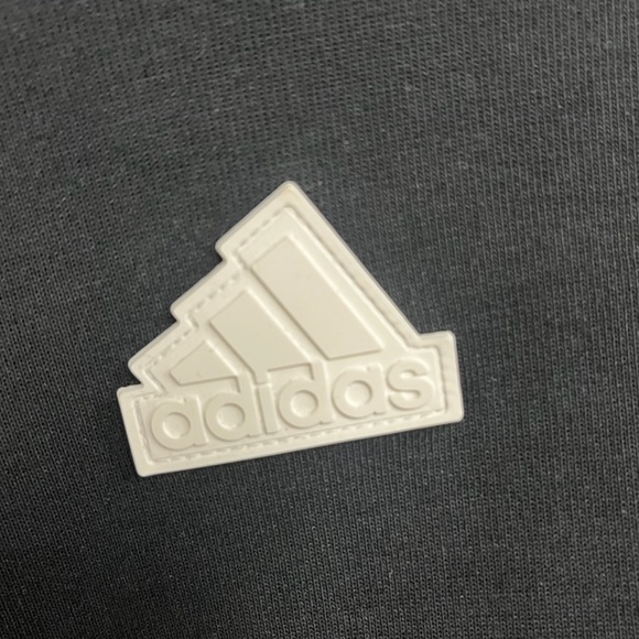 Cropped Adidas Sweatshirt (Sz. M) - Picture 4 of 6